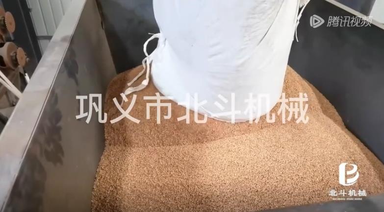 生物质黄色性爱大香蕉机大大提高农林三剩物成型燃料的热值